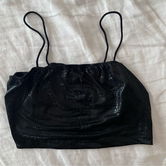 CROCODILE EMBOSSED BLACK TANK TOP - Picture 3 of 4